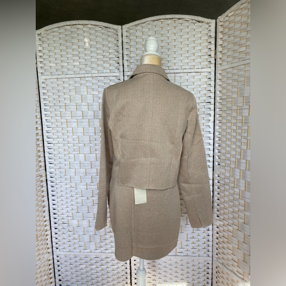 NWT Hem & Thread Chevron Jacquard Texture Crop Blazer flattering 1 button closer - Picture 6 of 12